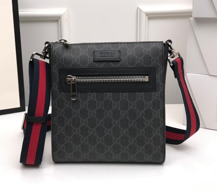 GUCCI GG Black small messenger (21cm x 23.5cm x 4.5cm)