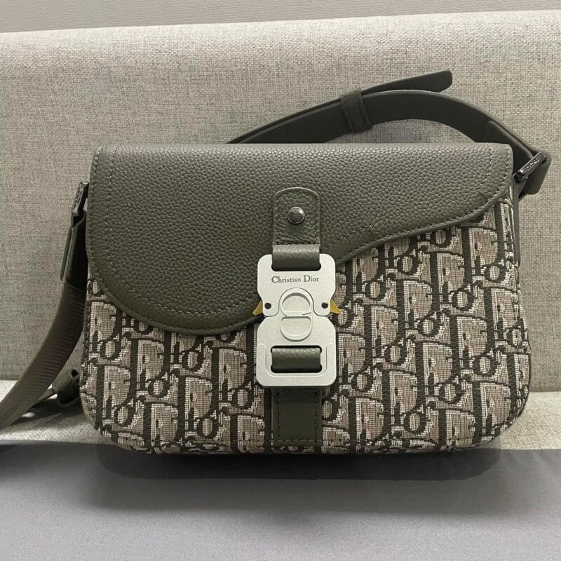 Dior messenger bag (23x18x6cm)