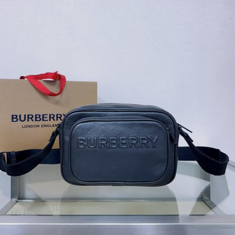 Burberry messenger bag (22.5x8.2x14.5cm)