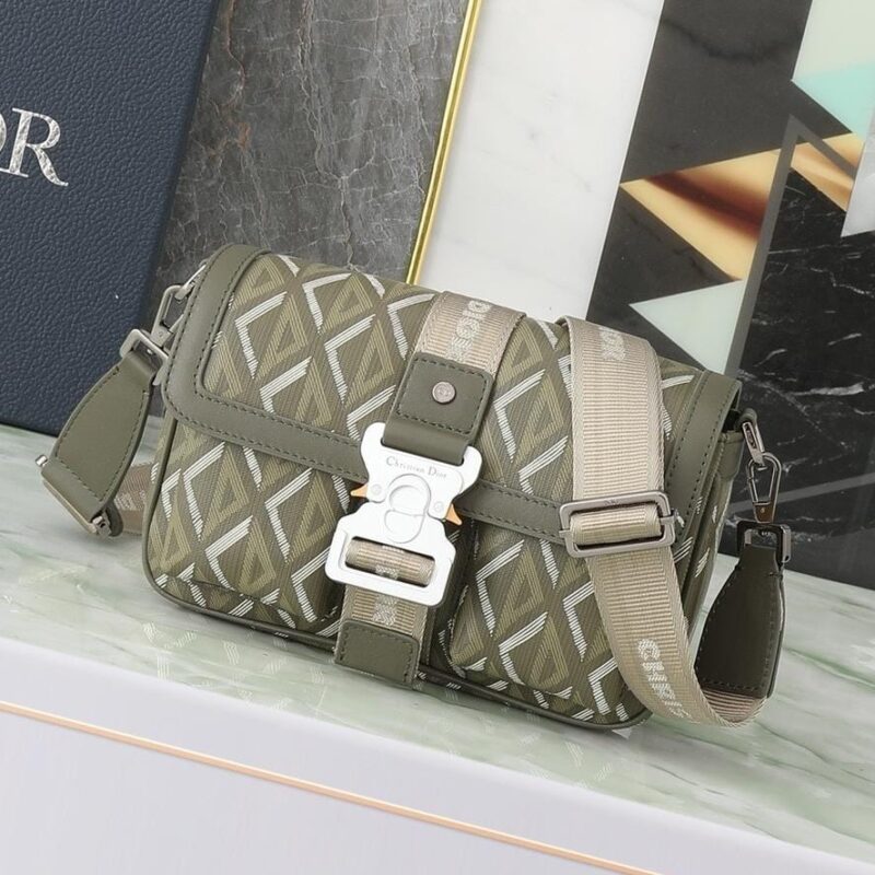 Dior hit the road (27x17x9cm)