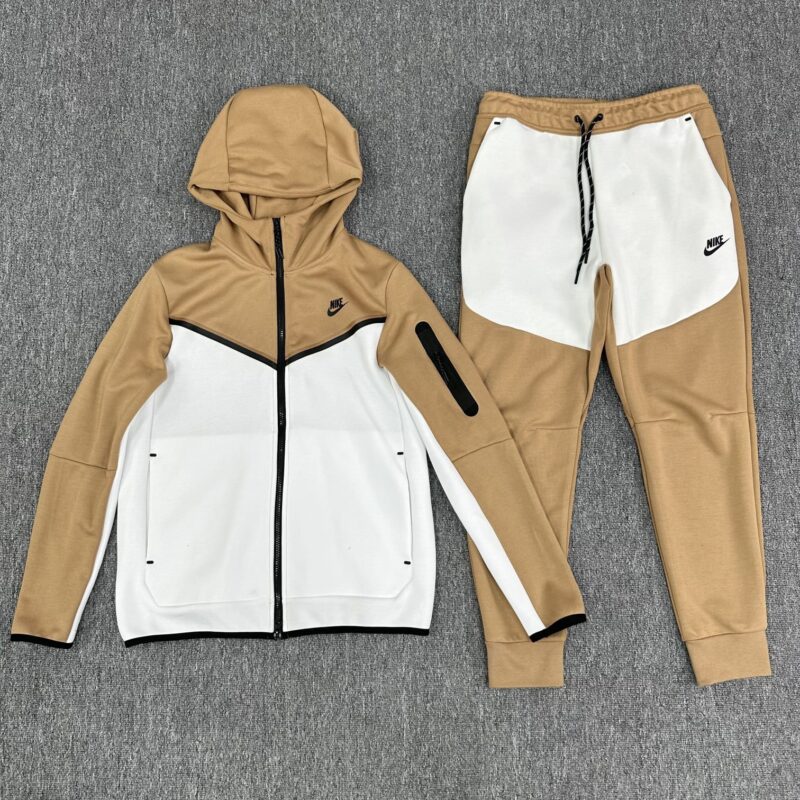 Chandal Nike Tech Fleece