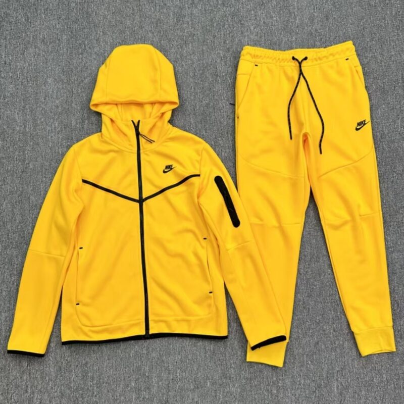 Chandal Nike Tech Fleece