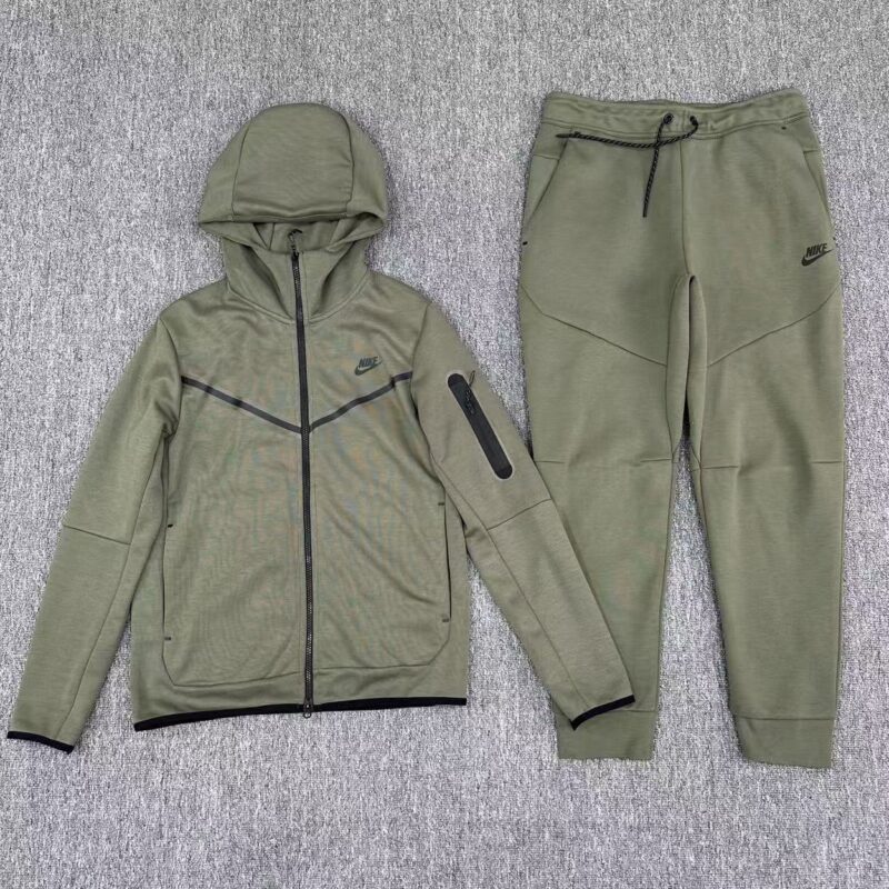 Chandal Nike Tech Fleece